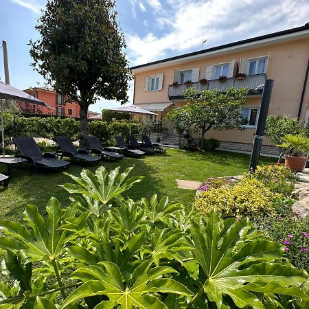 B&B La Magnolia Caprino Veronese Buitenkant foto