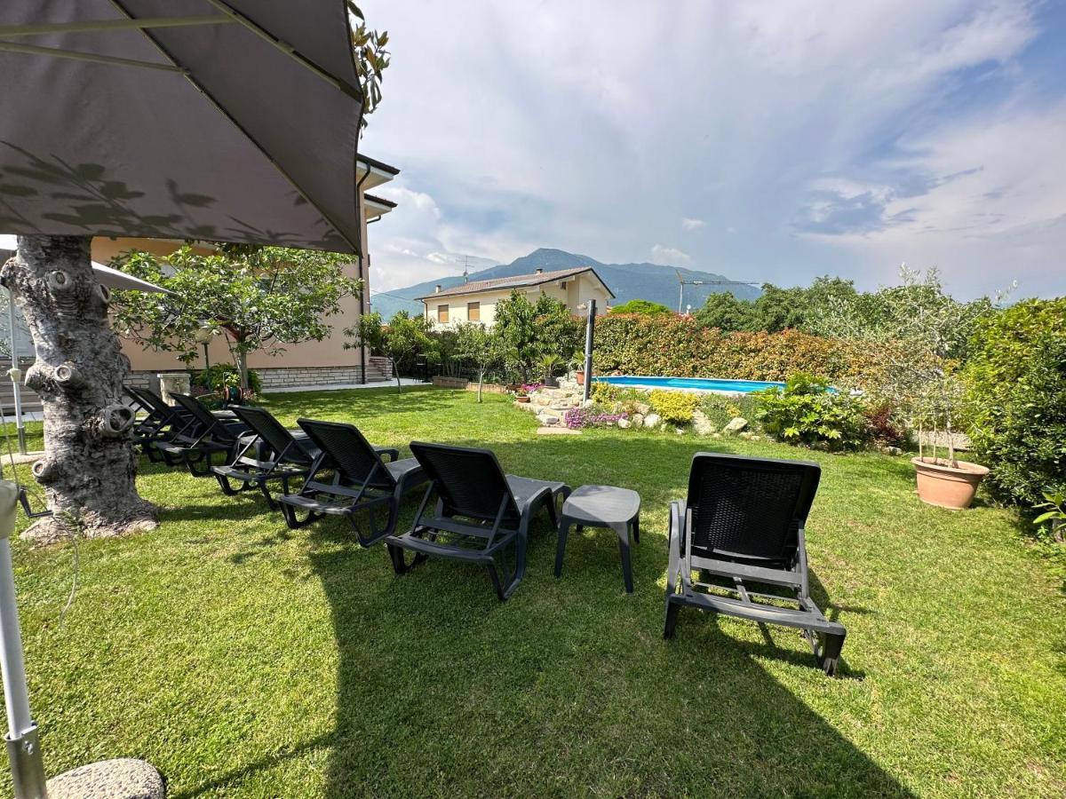 B&B La Magnolia Caprino Veronese Buitenkant foto